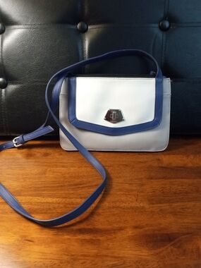 White and Blue Trim Crossbody Bag - Elegant Everyday Carry